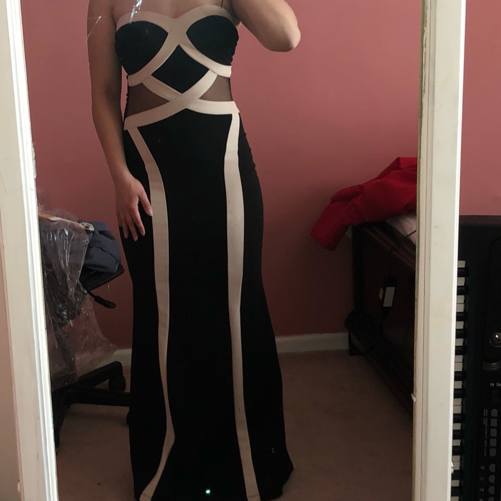 Dress - Picture 5 of 5